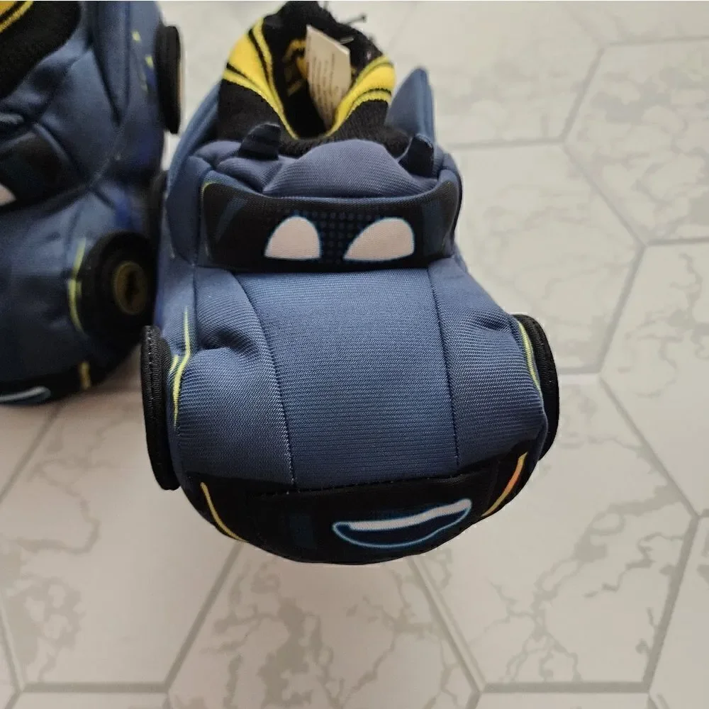 DC Batman Slippers Boys Size 5-6 Blue Batwheels Bat Car Slip On Plush Light Up